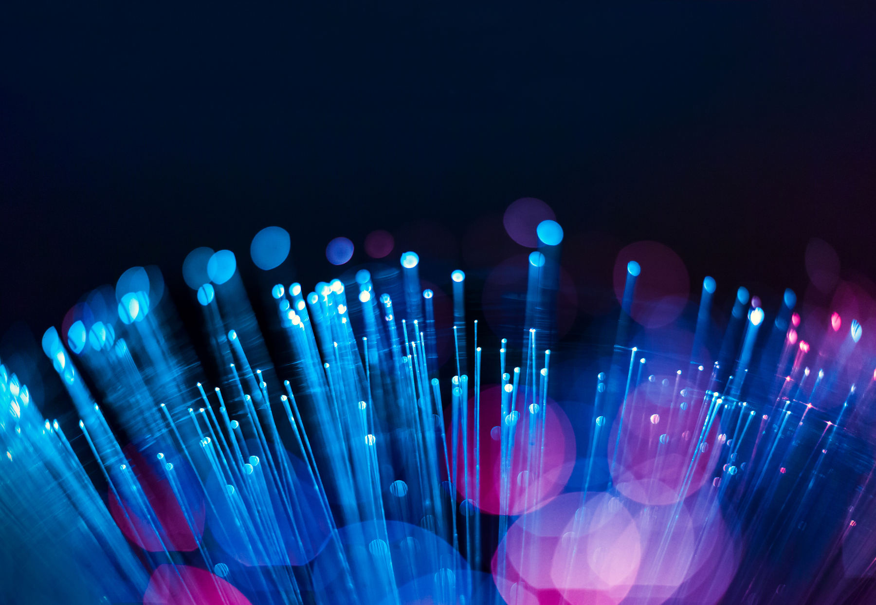 Read more about the article 1 petabit por segundo a través de fibra óptica